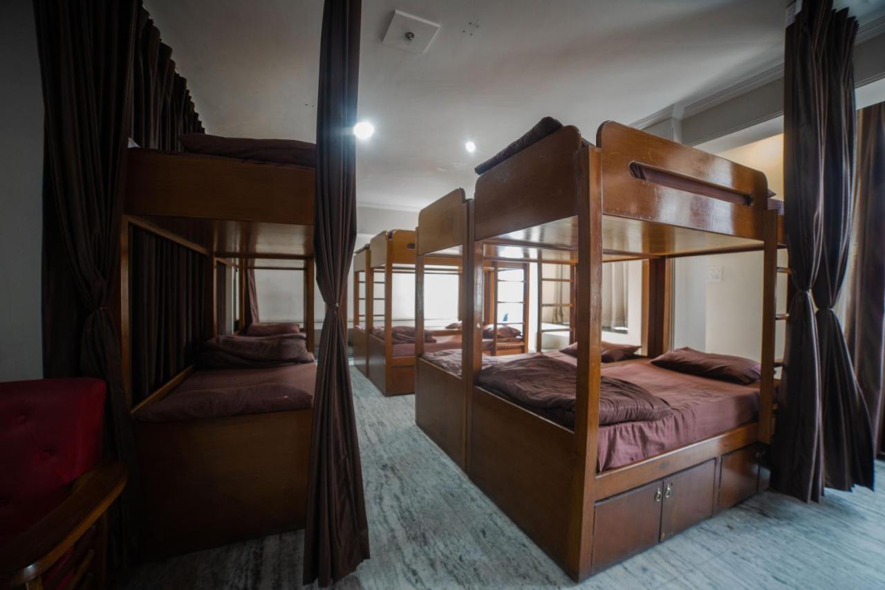 Pearl Courtyard Dormitory Варанаси Экстерьер фото