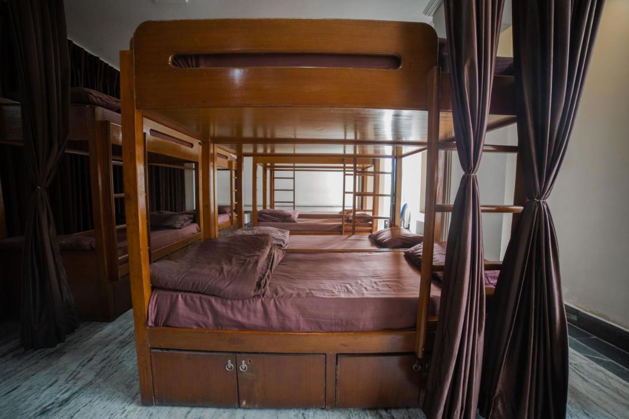 Pearl Courtyard Dormitory Варанаси Экстерьер фото