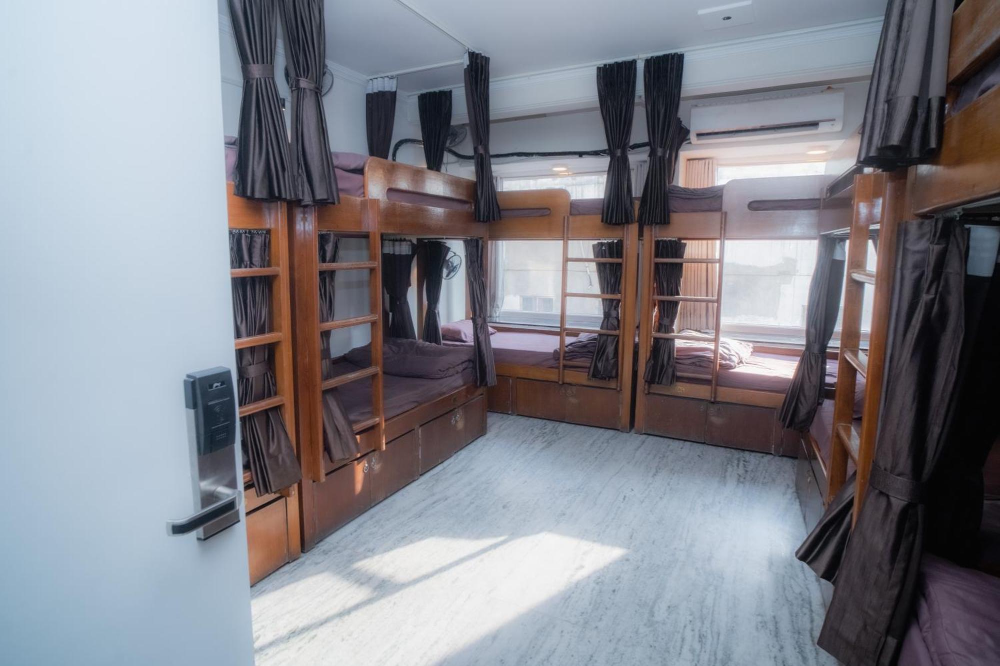 Pearl Courtyard Dormitory Варанаси Экстерьер фото