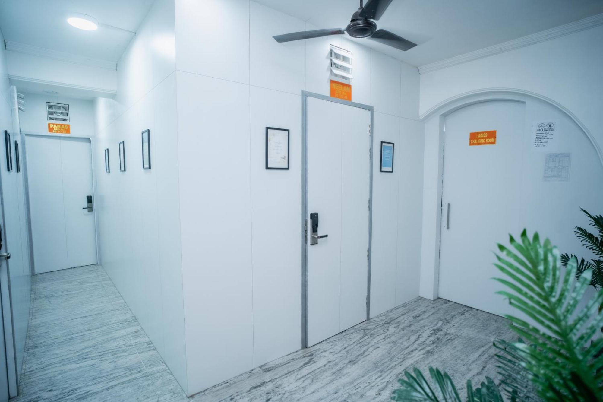 Pearl Courtyard Dormitory Варанаси Экстерьер фото