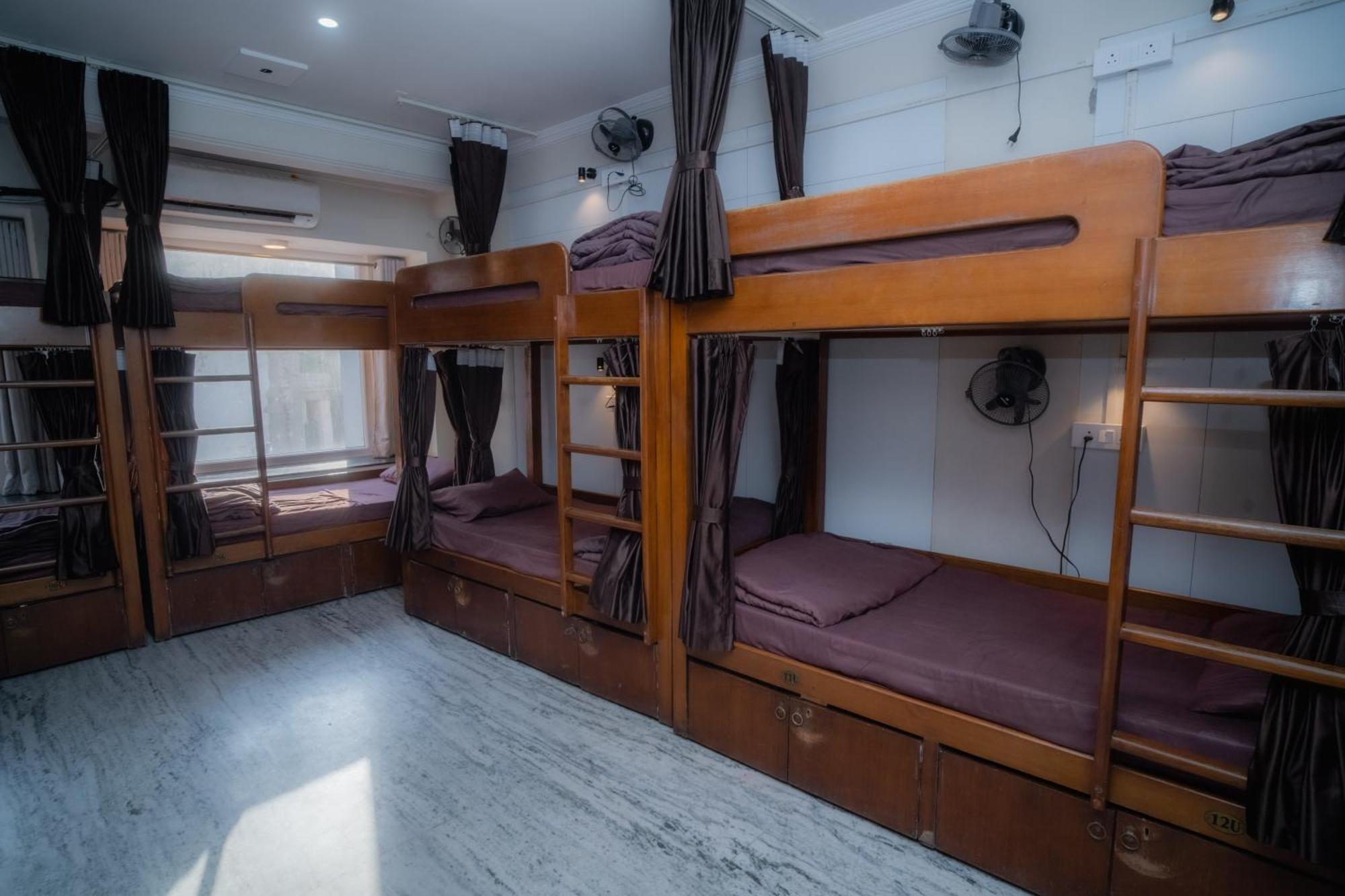 Pearl Courtyard Dormitory Варанаси Экстерьер фото